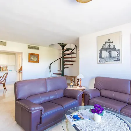 Apartamento Duplex Con Piscina Sotogrande